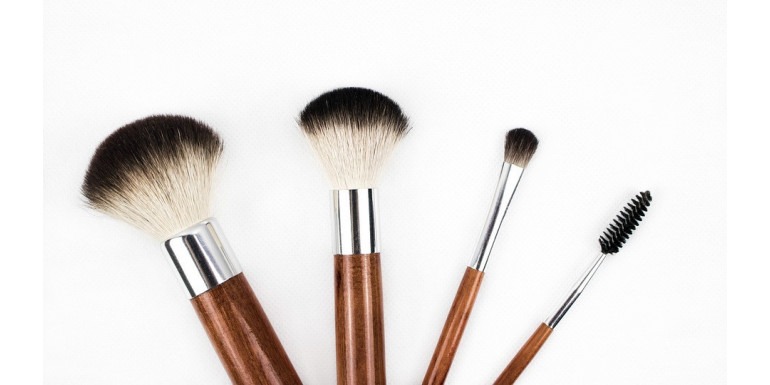 Principales dudas sobre cómo limpiar las brochas y esponjas de maquillaje